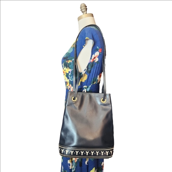 Authentic vintage YSL leather navy blue Y bucket bag with COA - Picture 1 of 14